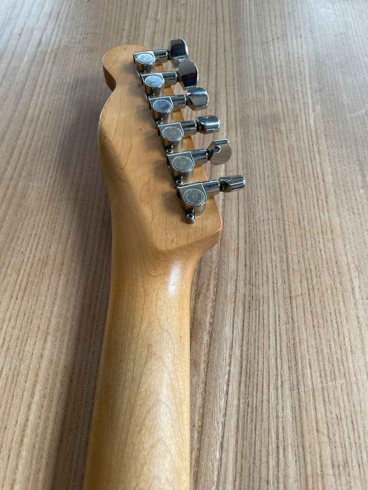 Telecaster mit Halshumbucker, 3-Tone Sunburst in Münsingen