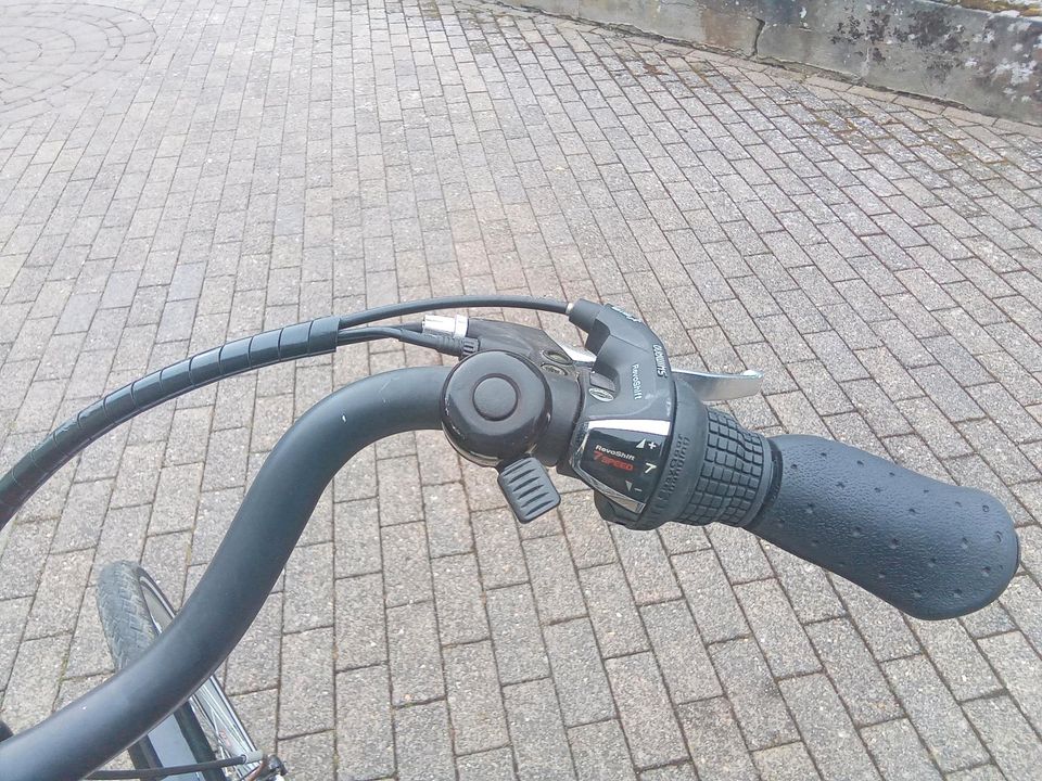 E-Bike Damenrad Ruhrwerk 28 Zoll weiß Fahrrad in Driedorf