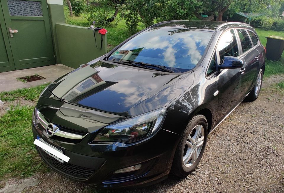 Opel Astra Sports Tourer 1.4 Turbo Selection 103 ... in Gotha