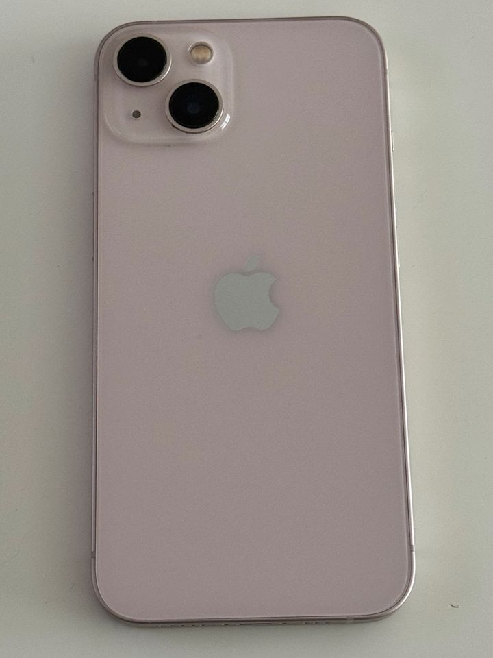 iPhone 13 Rose in Düsseldorf