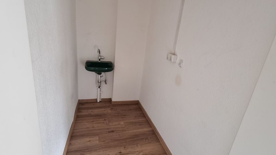 4-Zimmer-Wohnung  ca. 100 qm in Bahnhofsnähe zu vermieten, 2. OG in Werdohl