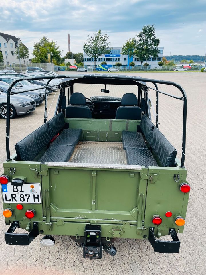 Land Rover Defender 110  H Kennzeichen in Bielefeld