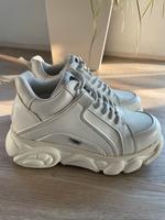 Buffalo Damen Sneaker Größe 39 Niedersachsen - Melbeck Vorschau