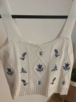 Gesticktes Weißes Strick Crop Top Mit Blumen- size m/L Friedrichshain-Kreuzberg - Friedrichshain Vorschau