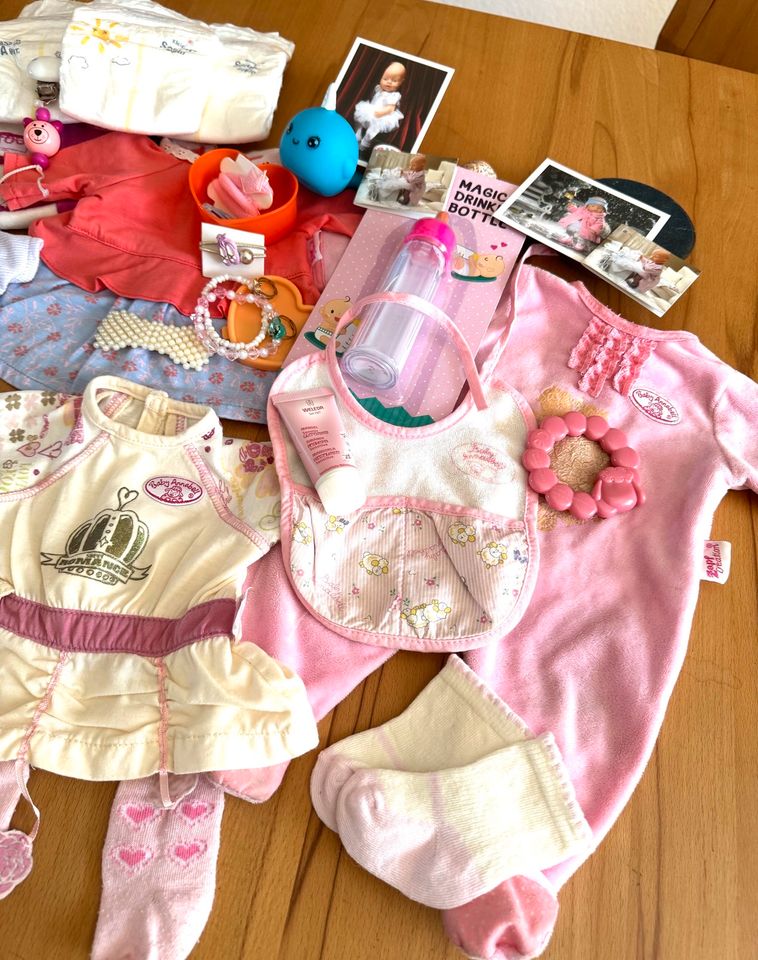 Baby Annabell-Born-Puppen 5 Outfit=32 Teil Neu Flasche-Tasche in Zeesen