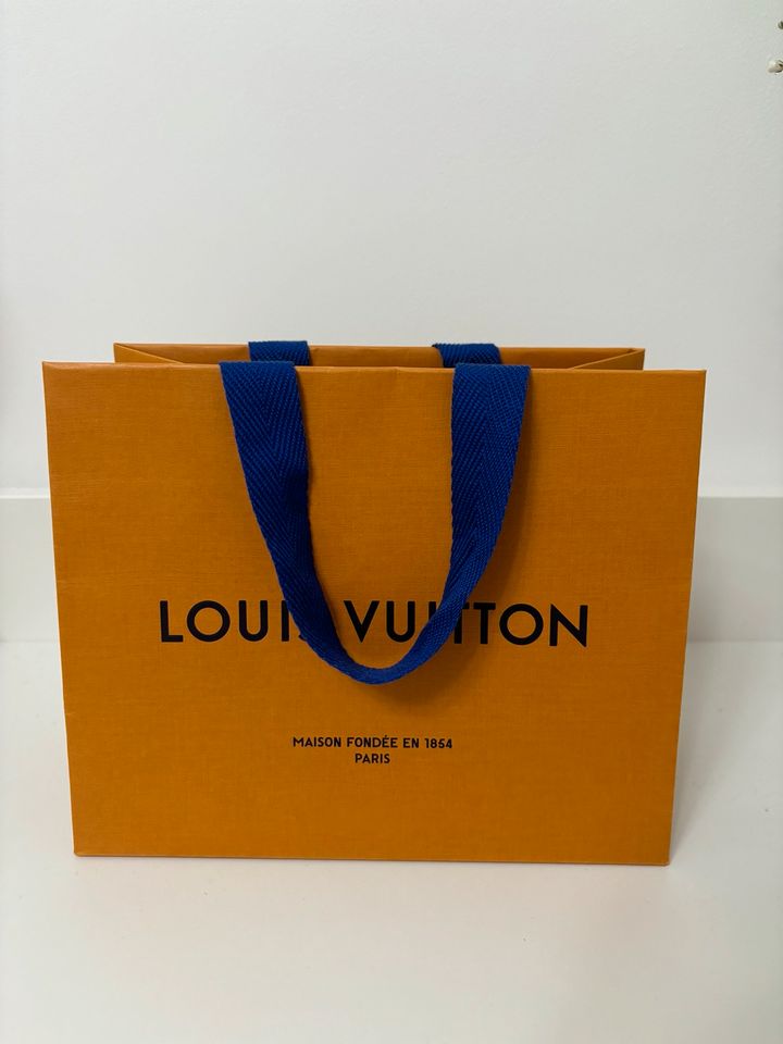 Louis Vuitton Tüte in Kassel