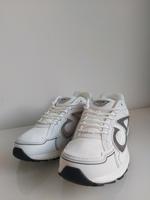 Dior B30 Weiß – Größe 44 – Original, neu & ungetragen Hamburg-Mitte - Hamburg Hammerbrook Vorschau
