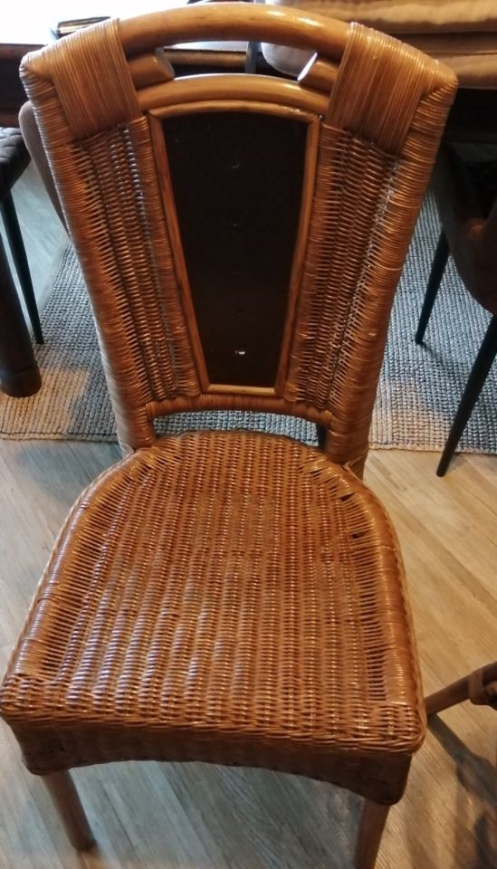 4 Rattan Esszimmerstühle mit Kunstledereinsatz (hohe Rückenlehne) in Bad Hönningen