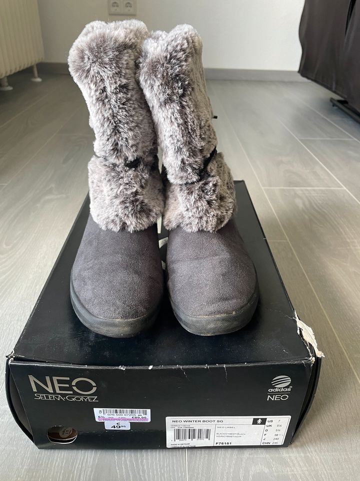 Adidas Winterboots (SG-Kollektion) in Pohlheim