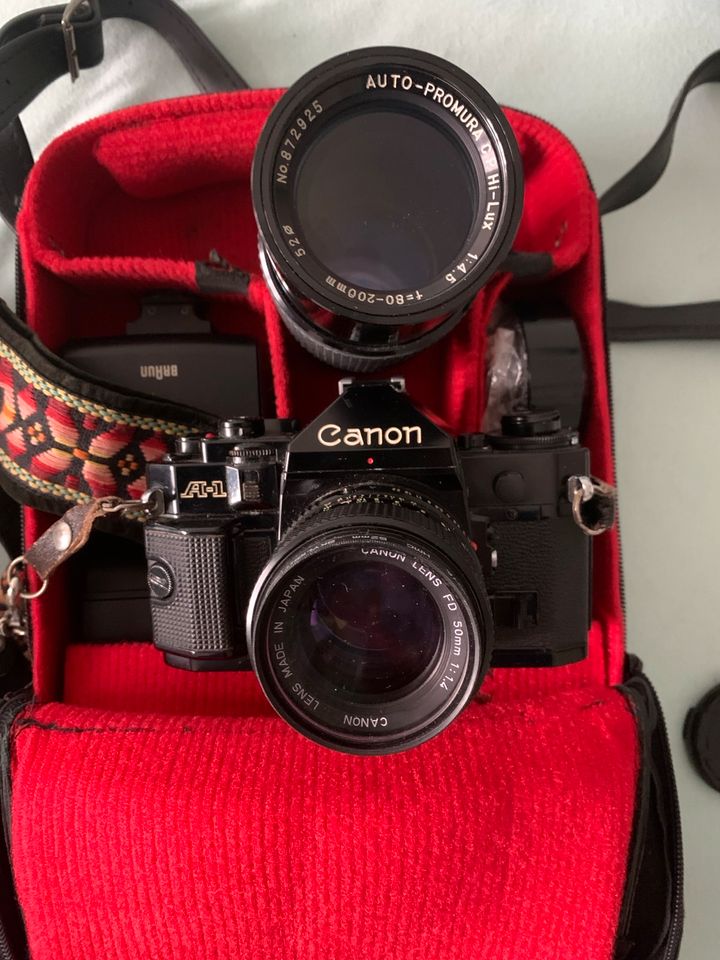 Sammlerstück Canon A-1 Spiegelreflexkamera mit Tasche in Freising