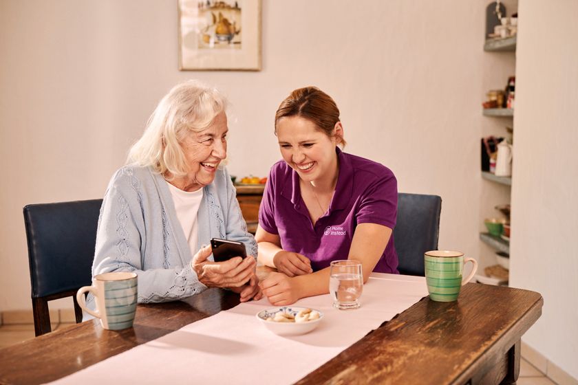 BETREUUNG, PFLEGE SENIOREN  U. FAMILIEN – TEILZEIT MANCHING in Manching