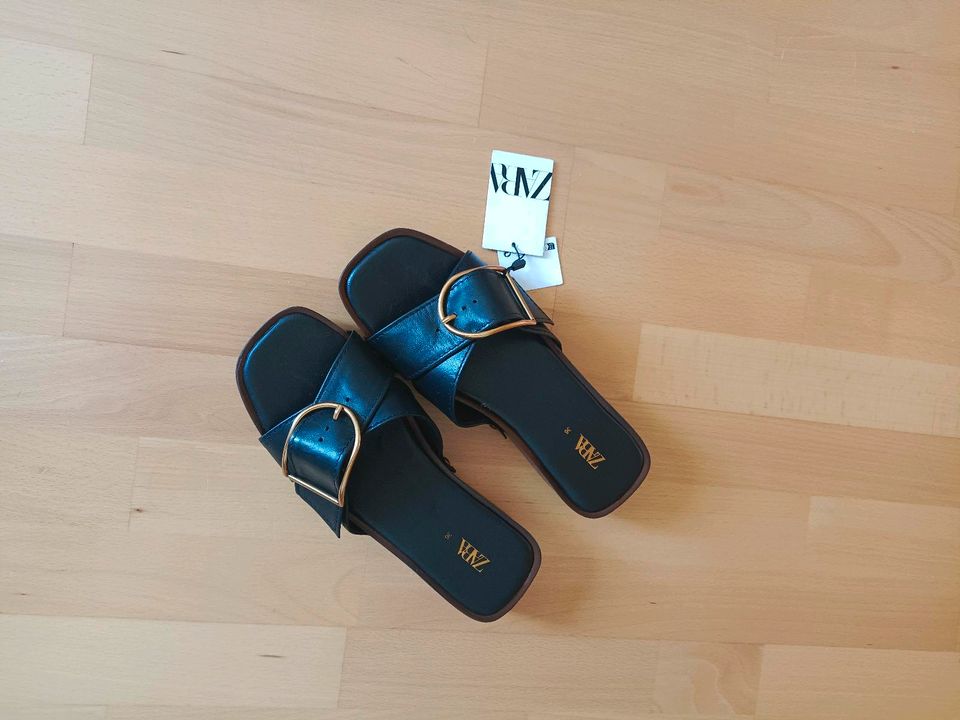 Sandalen Zara 37 Flip-Flops 37, Pantoletten 37, echtes Leder in München