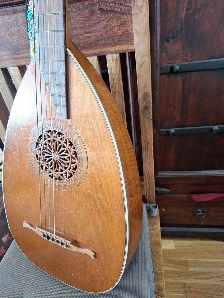 Laute - antik - wunderschön !!! Musikinstrument in Cölbe