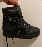 Tommy Hilfiger 41 Snowboot Winterstiefel Boots Winterschuhe Neuhausen-Nymphenburg - Neuhausen Vorschau