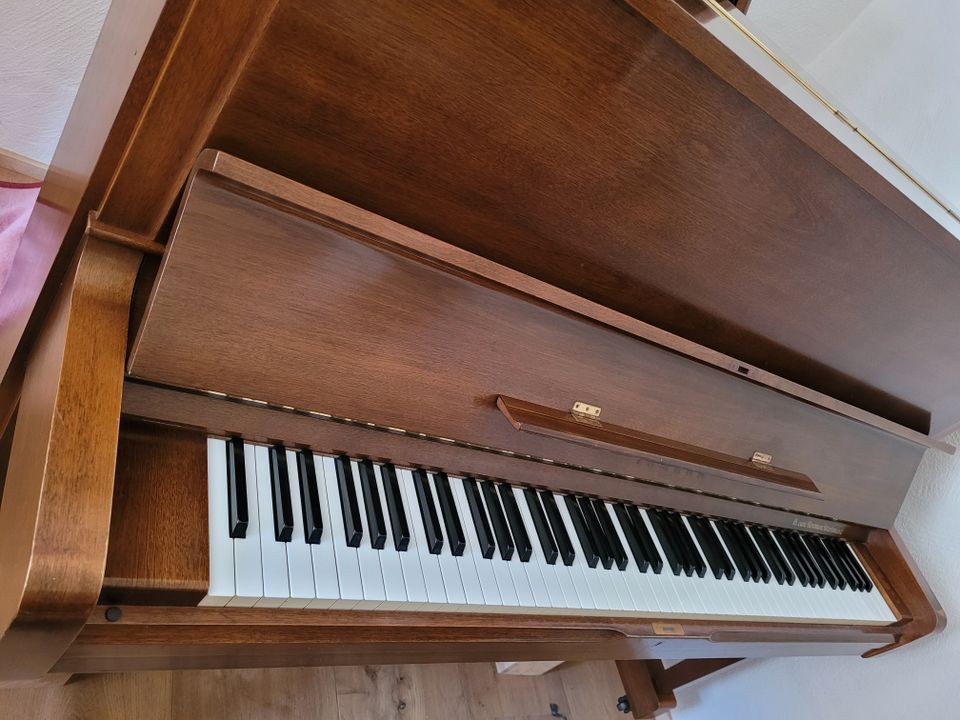 NEU: Klavier Yamaha - U1 in Berlin
