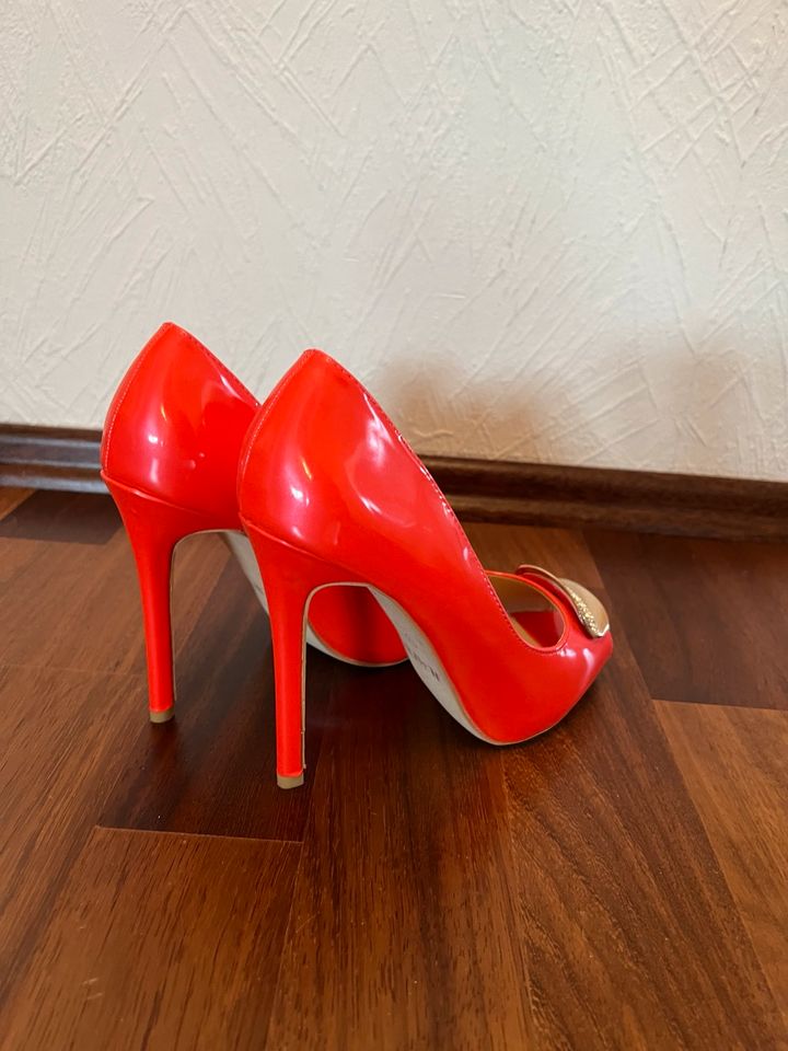 Neue High Heels, Gr. 37 in Baden-Baden