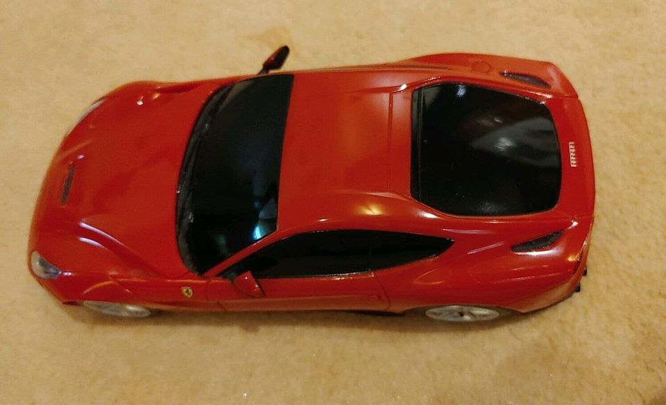 RC Spielzeug Ferrari in Hünstetten