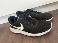 Nike Damen Schuhe Gr. 39 Nordrhein-Westfalen - Kirchlengern Vorschau