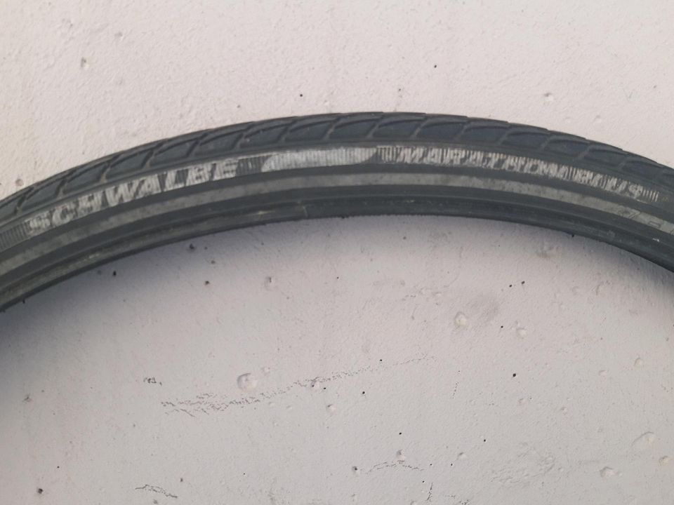 28 Zoll Schwalbe Marathon Plus Fahrradreifen in Berlin