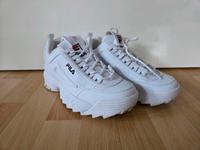 FILA DISRUPTOR Sneaker Sportschuhe Turnschuhe in der Größe 38 Sachsen-Anhalt - Kabelsketal Vorschau