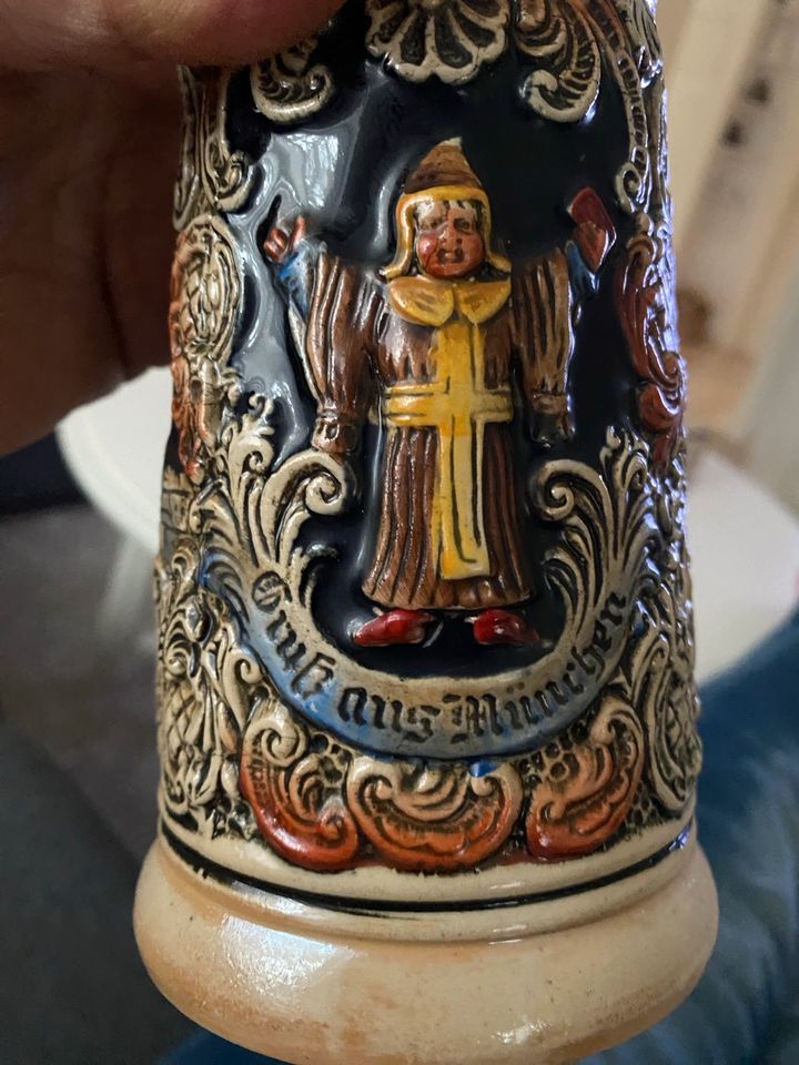 Bierkrug mir Deckel in Würselen