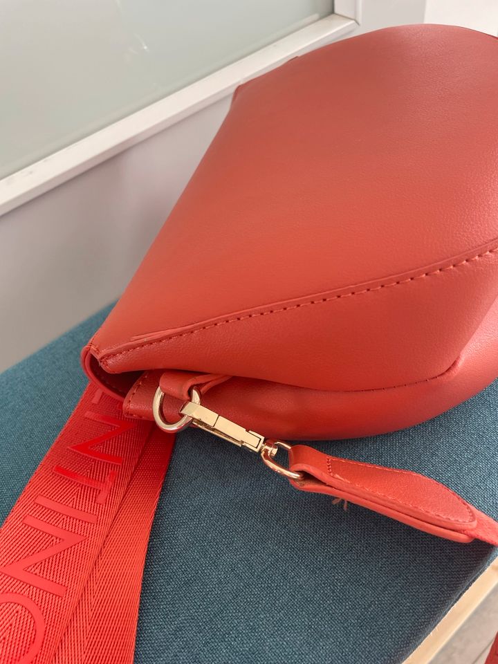 Valentino Handtasche Bag orange in Berlin