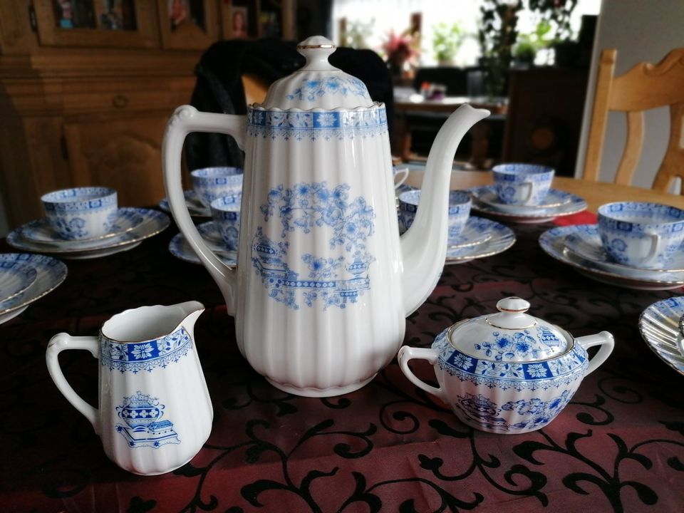 Kaffee Service China blau 40 tlg. ! ! Top Zustand!!12 Pers. in Klotten
