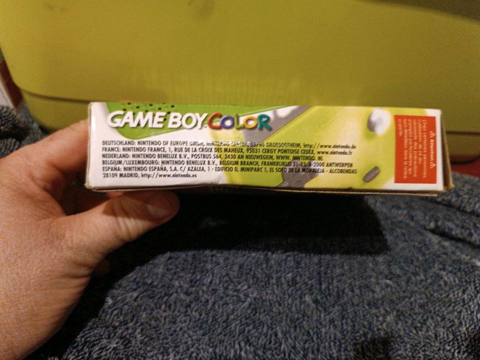 Nintendo Gameboy Color Kiwi grün original Karton mit Papieren TOP in Bad Doberan