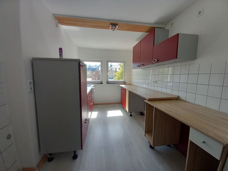 53143 - Große Dachstudio-Wohnung mit Einbauküche in Hof (Saale)