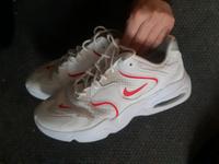 Nike Airmax Sneaker Turnschuhe Größe 8 39 weiß Hessen - Witzenhausen Vorschau