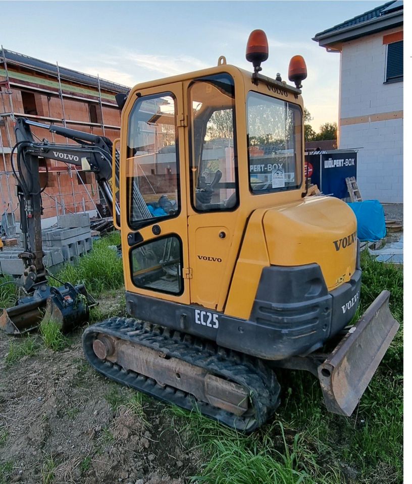 Minibagger 2,5t Vermietung in Ebenweiler