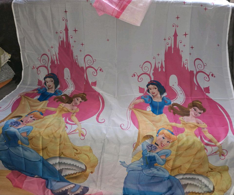 Disney Prinzess Schlaufenschals 2 Stück Neuwertig in Porta Westfalica