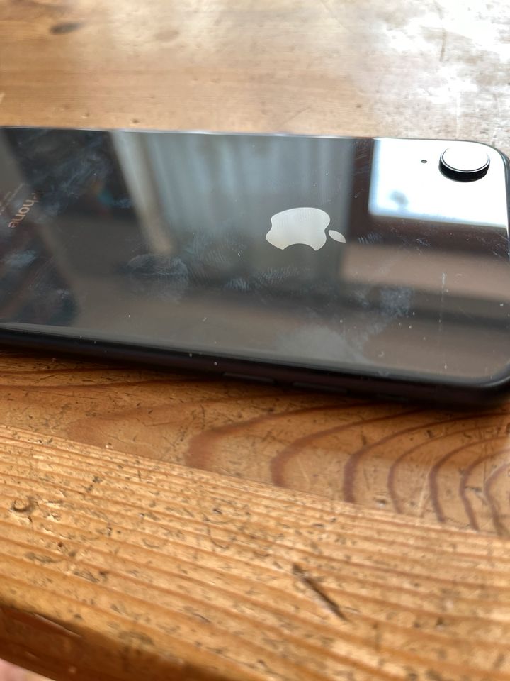 Apple iPhone XR 64GB - nur Abholer und Barzahler in Seevetal