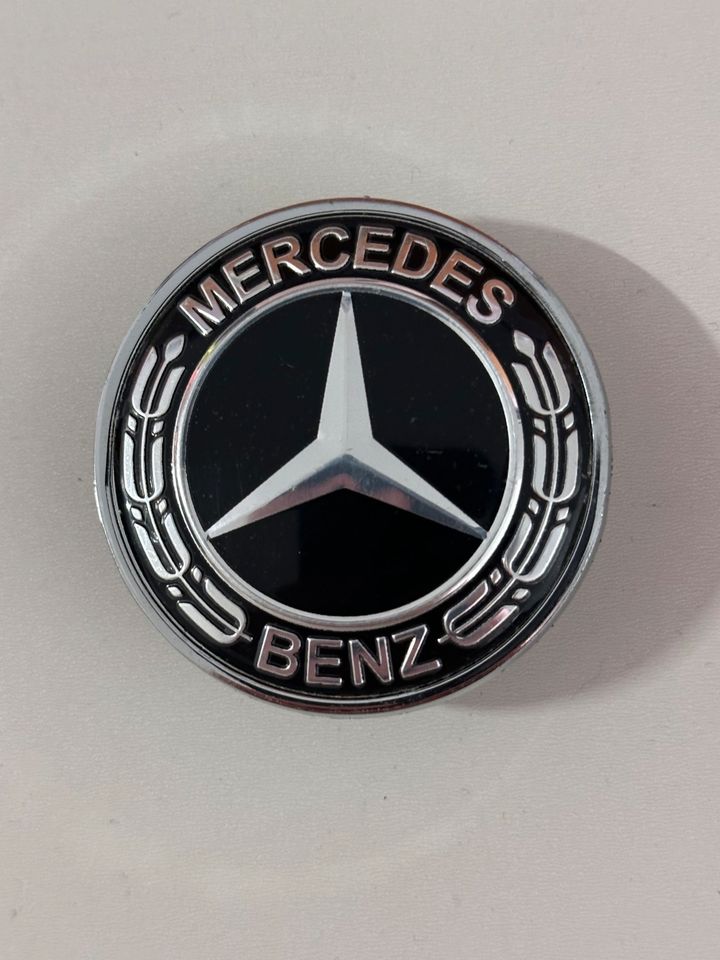 Mercedes Benz Motorhaubendeckel Schwarz in Düsseldorf