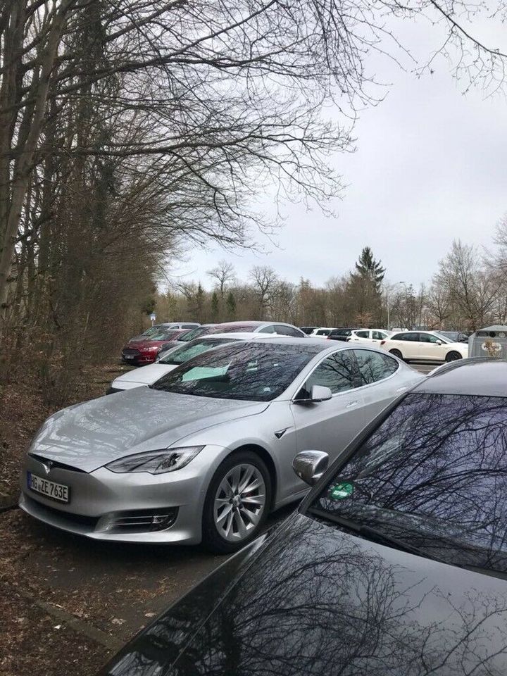 Tesal Model 3 P,Y P, S P100DL, X P90DL Audio oder Porsche mieten! in Friedrichsdorf