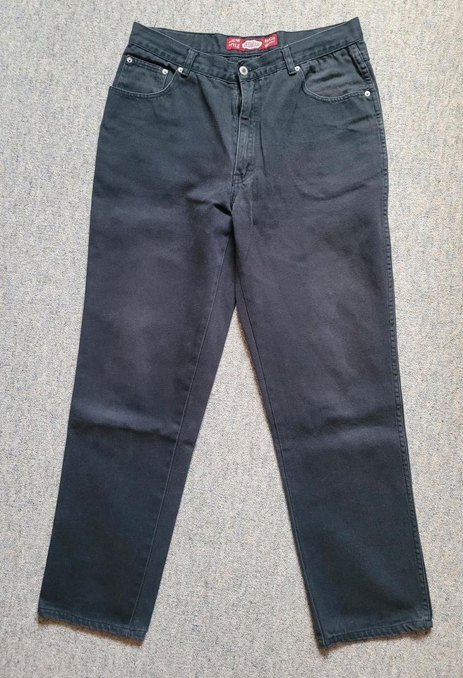 Jeans von Redwood mit Reißverschluss,  Gr.36, /34 in Lustadt