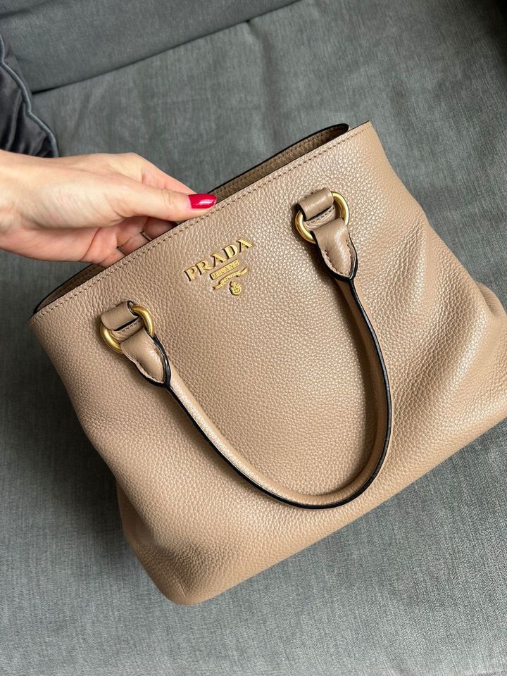 Designer Handtasche von Prada neuwertig in Dortmund