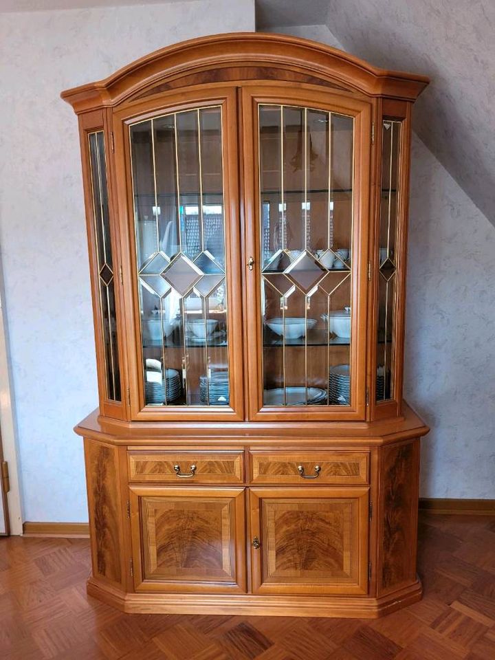 Esszimmer Kirschbaum Vitrine Anrichte Kommode Schrank in Soltau