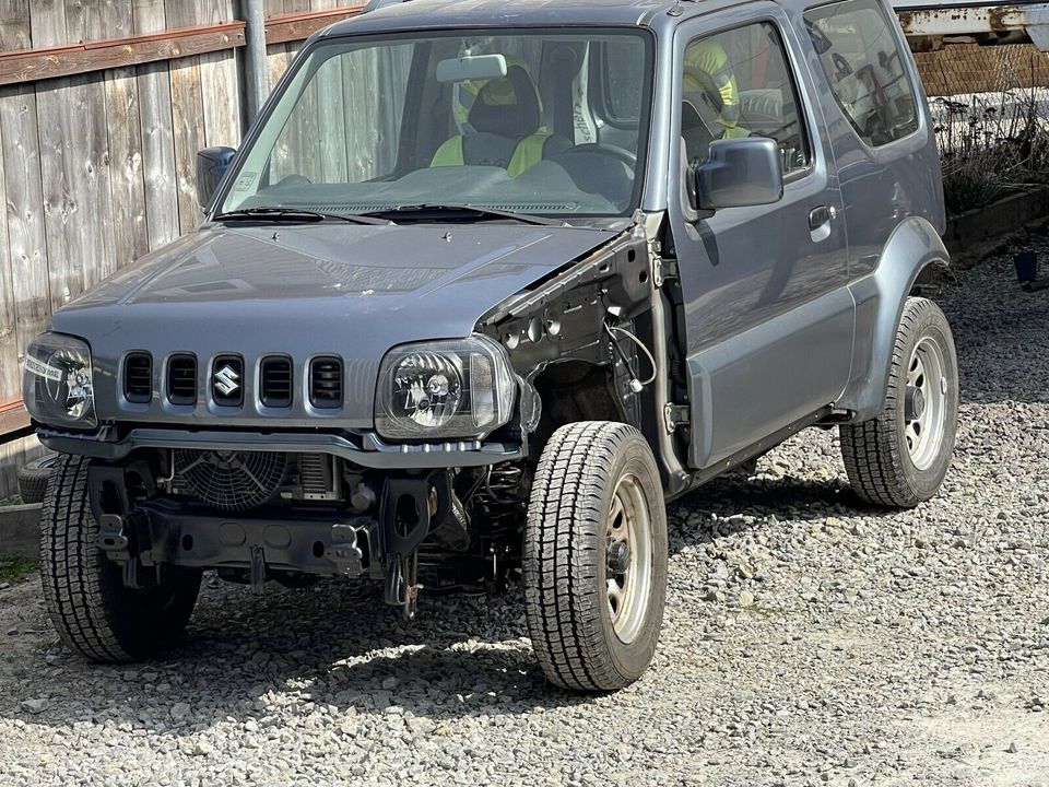 Suzuki Jimny Instandsetzung und Restauration in Ilmenau