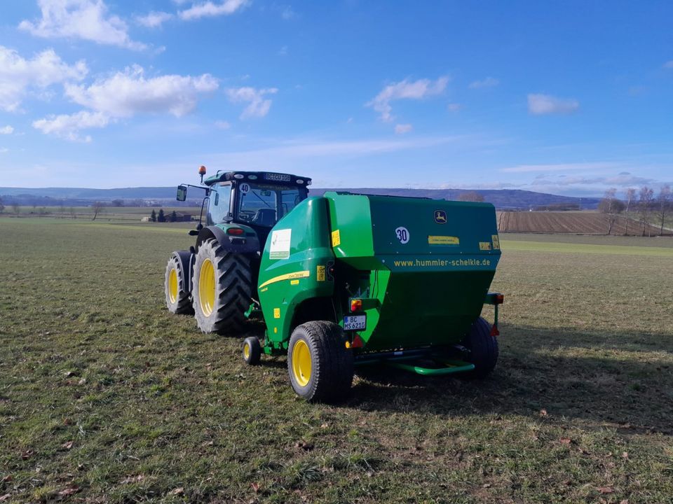 John Deere F440M Rundballenpresse Festkammerpresse in Unlingen