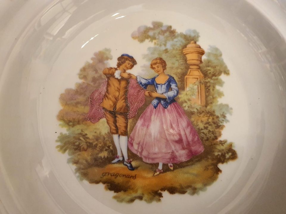 Porzellanschale 35 cm Motiv Fragonard Rokoko-Paar Goldrand in Landshut