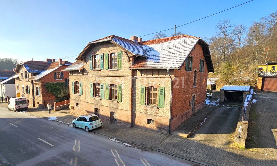 Historische Doppelhaushälfte mit viel Potential, großem Garten und Garage in Maybach in Friedrichsthal