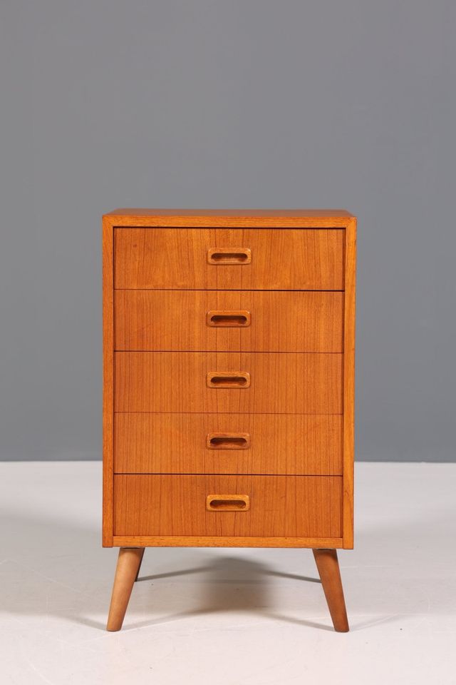 Wunderschöne Mid Century Kommode Büro Schrank Danish Design Teak Holz 1 von 2 Artikel-Nr.: A946 in Berlin