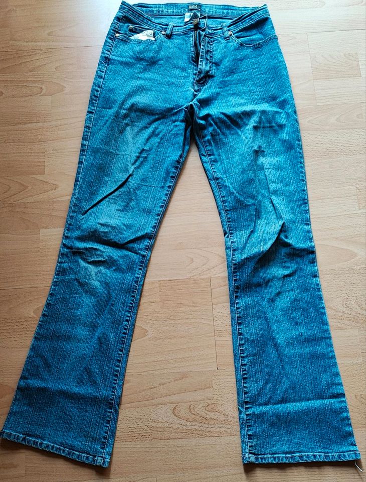 Damen Jeans 36 in Nördlingen