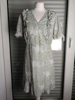 Grün weiß Kleid Wickelkleid Rüschen Blumen Print M 38 L 40 Shein Nordrhein-Westfalen - Werl Vorschau