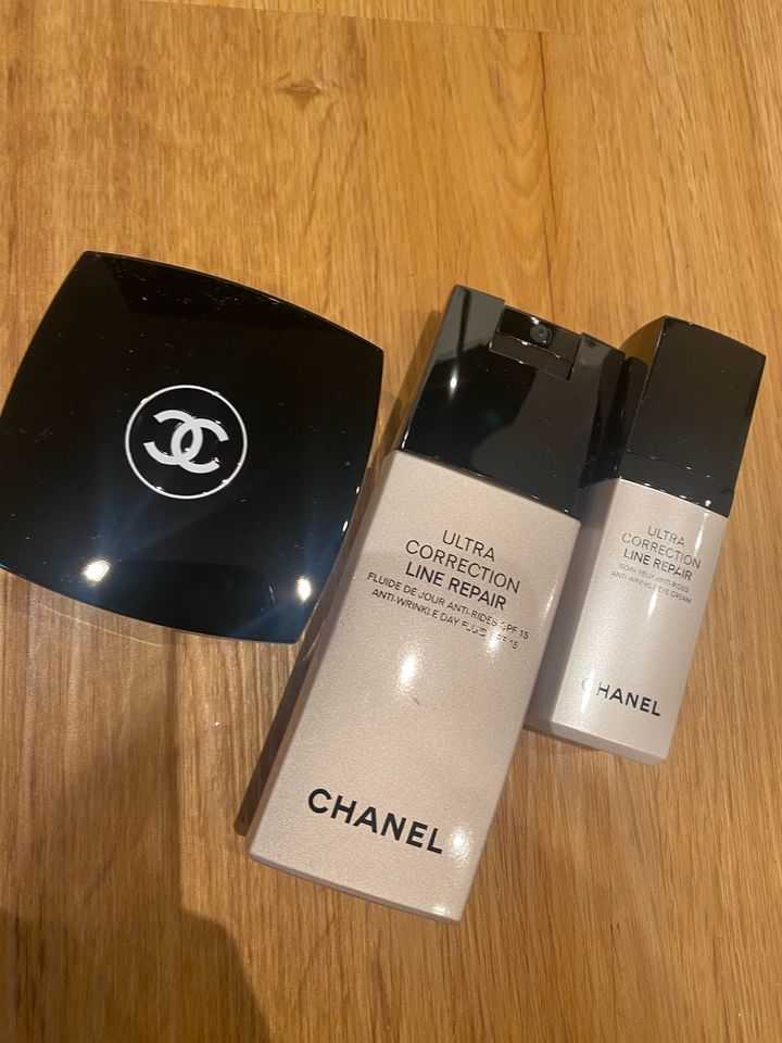 Chanel Gesichtscreme + Augencreme ultra correction line repair in Stuttgart