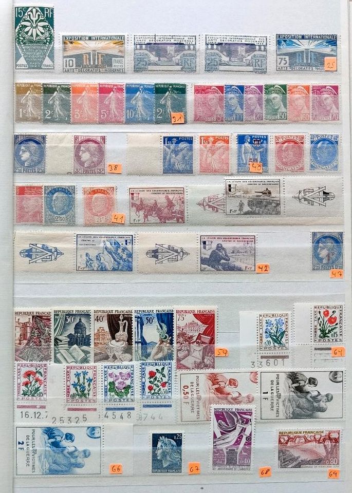 Briefmarkenalbum Frankreich 1925 - 93 Sammlung postfrisch Teil 1 in Bargteheide