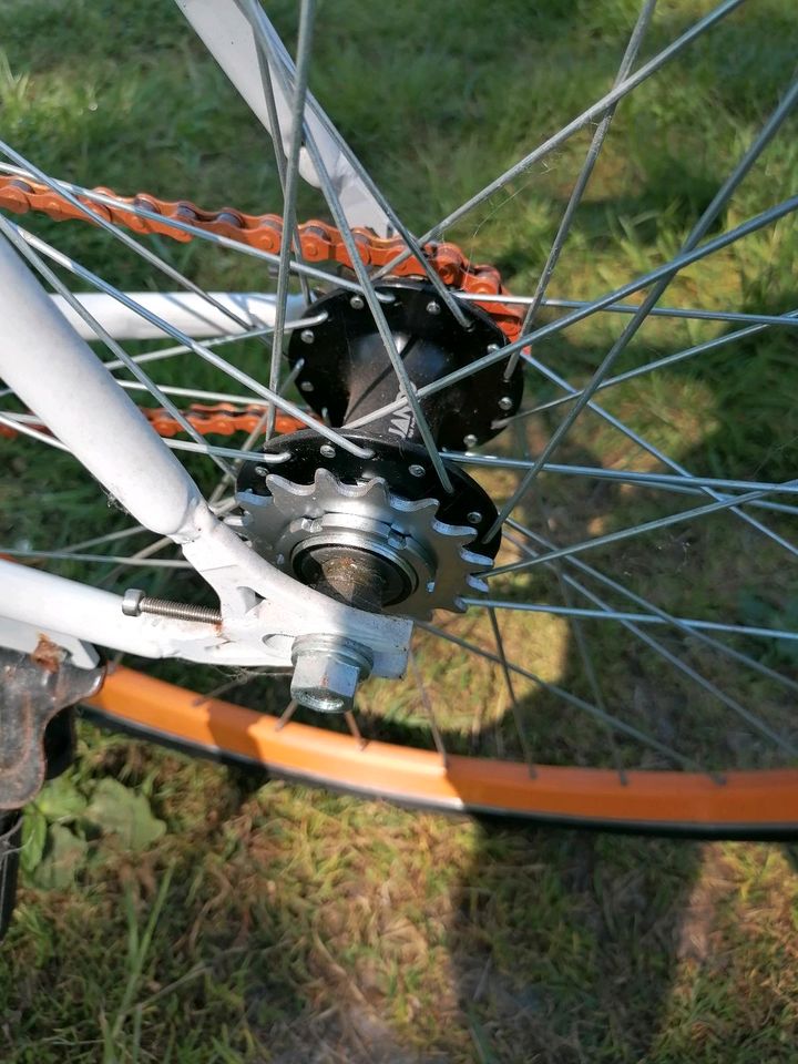 Neuwertiges Singelspeed Weihnachtsgeschenk Fahrrad Rennrad 28" in Ovelgönne