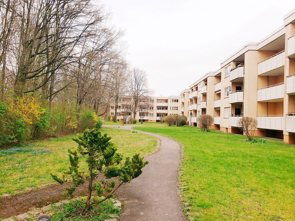 3-Zi.-Wohnung mit Blick ins Grüne - reserviert Fam. T. in München
