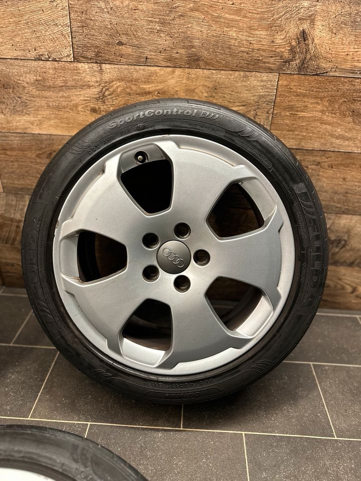 Sommerräder Alufelgen Felgen Audi A3 8P 17 Zoll 225 45 R17 5x112 in Halle